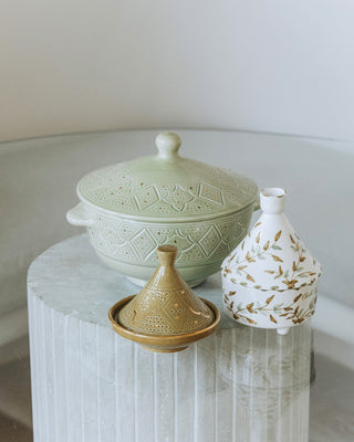 TAGINES AND SOUP TUREENS