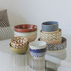 BOWLS AND SALAD BOWLS