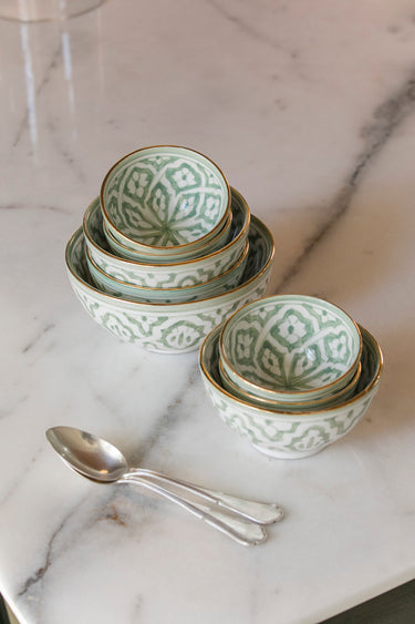 Fassia Mint gold round bowls and salad bowl (6788120870954)