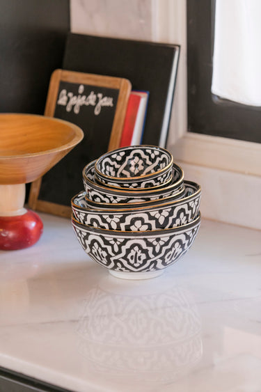 Fassia round bowls and salad bowl black gold (6788123459626)