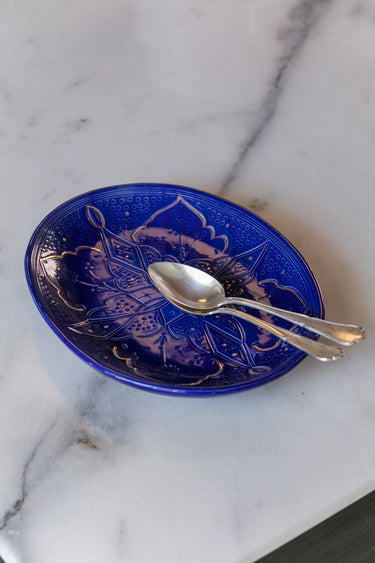 Large oval serving dish Empreinte bleu majorelle gold (6825763668010)