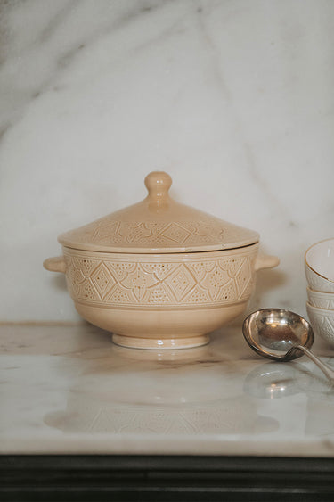 Empreinte sahara gold tureen (6788128669738)