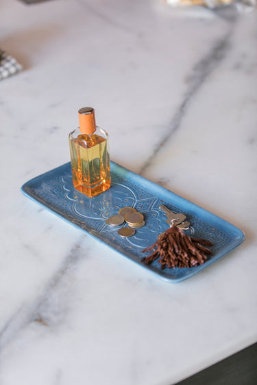 LONG DECORATIVE TRAY STONE GOLD BLUE IMPRINT (14891833688447)