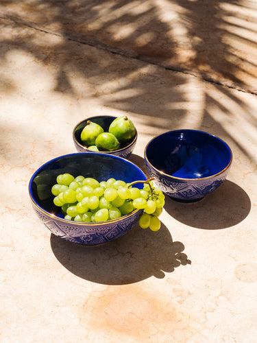 Bowl . salad bowl imprint majorelle blue gold (6832473505834)