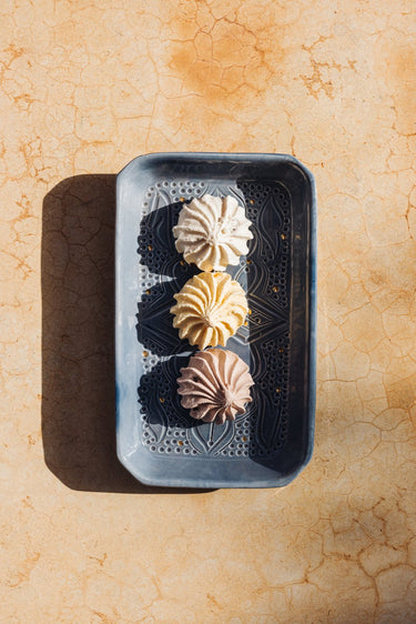 LARGE TRAY EMPREINTE BLUE GREY GOLD (6901402828842)