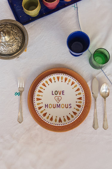 ASSIETTE LOVE IS HOMOUS