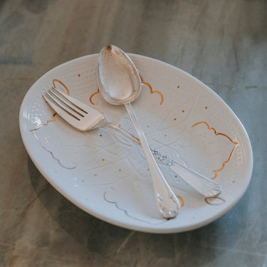 Grand plat de service ovale Empreinte blanc gold (6719695224874)